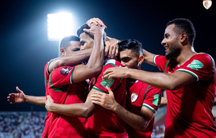 عمان تضمن مكانها في نصف نهائي كأس الخليج العربي بعد انتصارها على الكويت