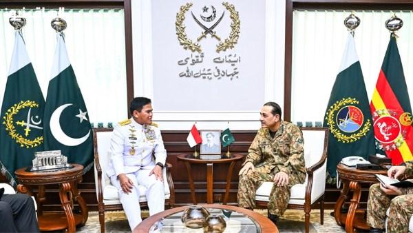 قائد الجيش الباكستاني يبرز حرص بلاده على تعزيز التعاون الدفاعي مع إندونيسيا