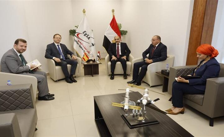 محادثات بين وكالة الفضاء المصرية وسفير إسبانيا حول تعزيز التعاون في مجال التكنولوجيا والأقمار الصناعية