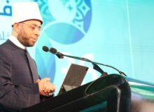 أسامة الأزهري يعبّر عن حزنه لوفاة والدة أمين جمعية علماء أهل السنة ورئيس جامعة معدن الثقافة الإسلامية في الهند