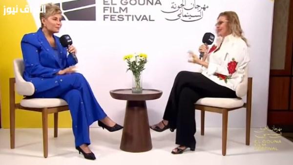 يسرا توضح سبب تكريم منى زكي في مهرجان الجونة: «تتعلم وتكتسب الخبرات»