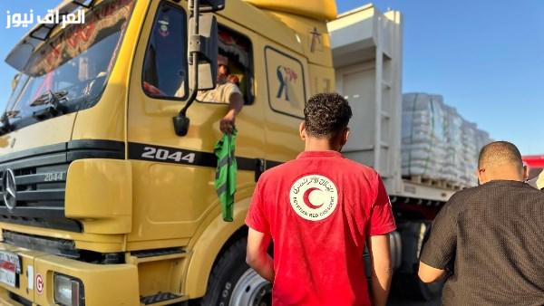 الهلال الأحمر ينفذ حملة إغاثية بتوزيع 131 ألف سلة غذائية وآلاف الأطنان من المساعدات لأهالي غزة