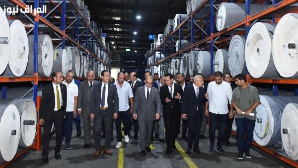 وزير الاستثمار يقوم بجولة في مصنع الغزل والنسيج بدمياط