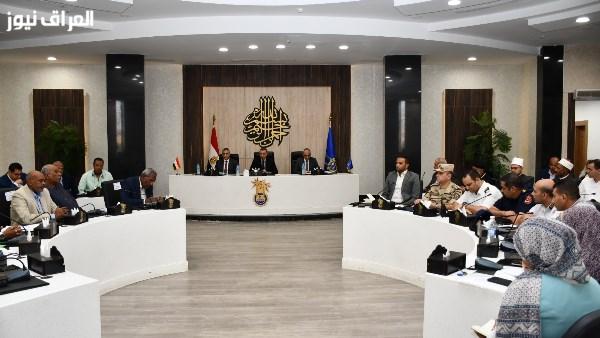 محافظ أسوان يشجع الأهالي على استغلال فرصة تقنين أراضي الدولة