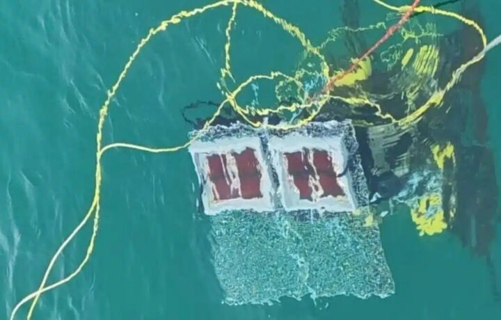 الصين تجري اختبارات ناجحة لأول محطة طاقة شمسية تحت سطح البحر