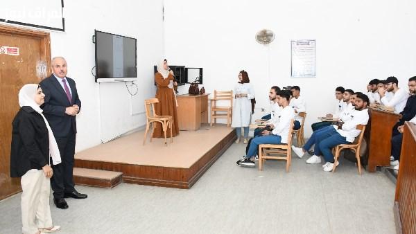 رئيس جامعة قناة السويس يراقب سير العملية التعليمية بإحكام