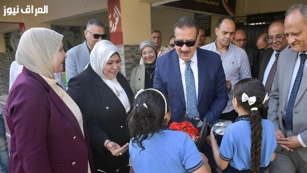 محافظ بورسعيد يثني على انضباط العمل في مدرسة الوصفية ويمنح مكافآت لعدد من الطلاب