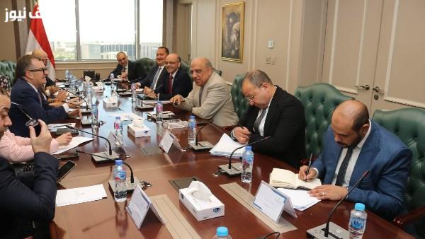 وزيرا الكهرباء والتخطيط يناقشان استراتيجية تنفيذ مشروعات تحلية مياه البحر