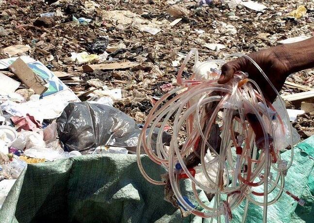 حماية البيئة تتطلب خطوات جادة.. ما أسباب حظر القانون لاستيراد المخلفات الخطرة؟