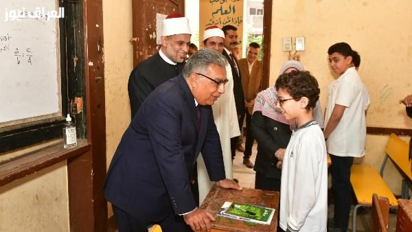 محافظ الدقهلية يقوم بجولة تفقدية في المعهد الأزهري الإعدادي الثانوي للبنين في المنصورة