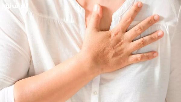 ألم الصدر المفاجئ: متى يصبح خطرًا وما هي خطواتك التالية؟