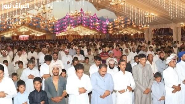 أهالي النجيلة بمطروح يوقفون الاحتفال لأداء الصلاة قبل الزفة